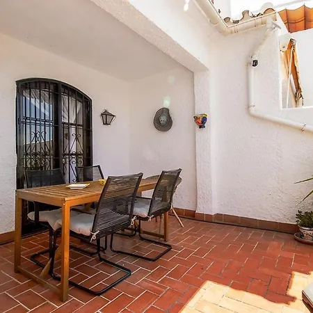 Apartment Cozy 2br Flat With Terrace & Pool Nerja