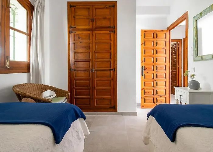 Cozy 2br Flat With Terrace & Pool Nerja