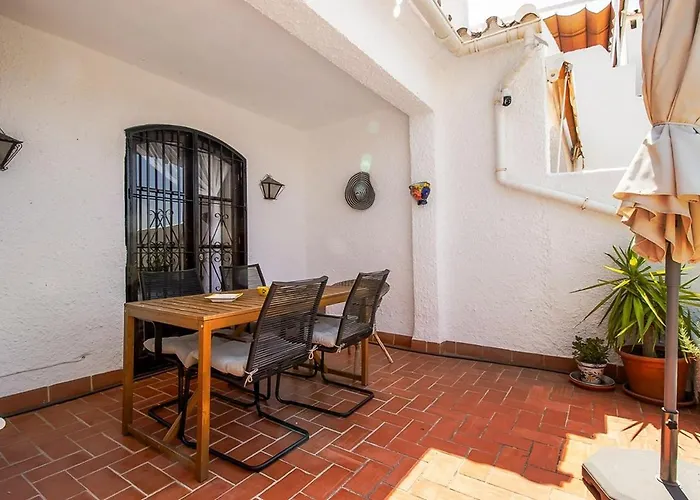 Apartment Cozy 2br Flat With Terrace & Pool Nerja