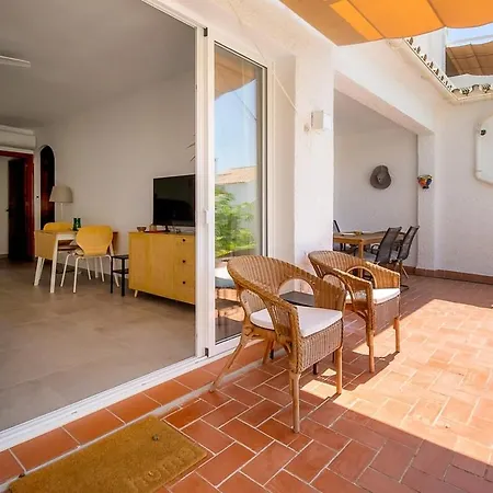 Lejlighed Cozy 2br Flat With Terrace & Pool